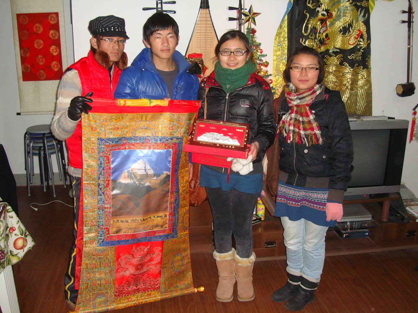 Picture:  Our Tibetan delegation with gifts to thank us for the Tibetan English Club.  Appreciation makes everything worth while for us.  Thank you all our Tibetan friends.  We are deeply touched.