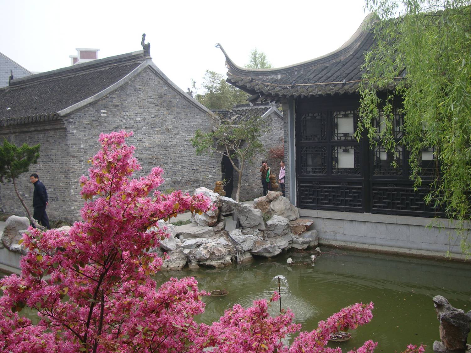 The pond in the garden of the home of Zheng Banqiao,  a famous artist of the Qing dynasty.