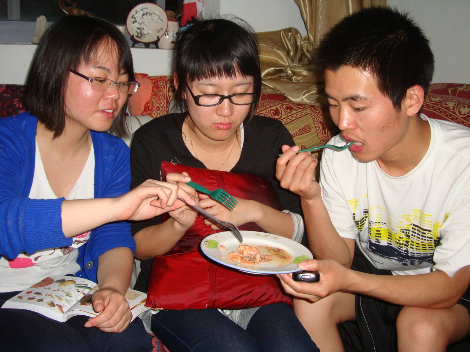 Our guests taste Pacific sockeye salmon at our Chinese corner,  Jiangnan University,  Wuxi,  China