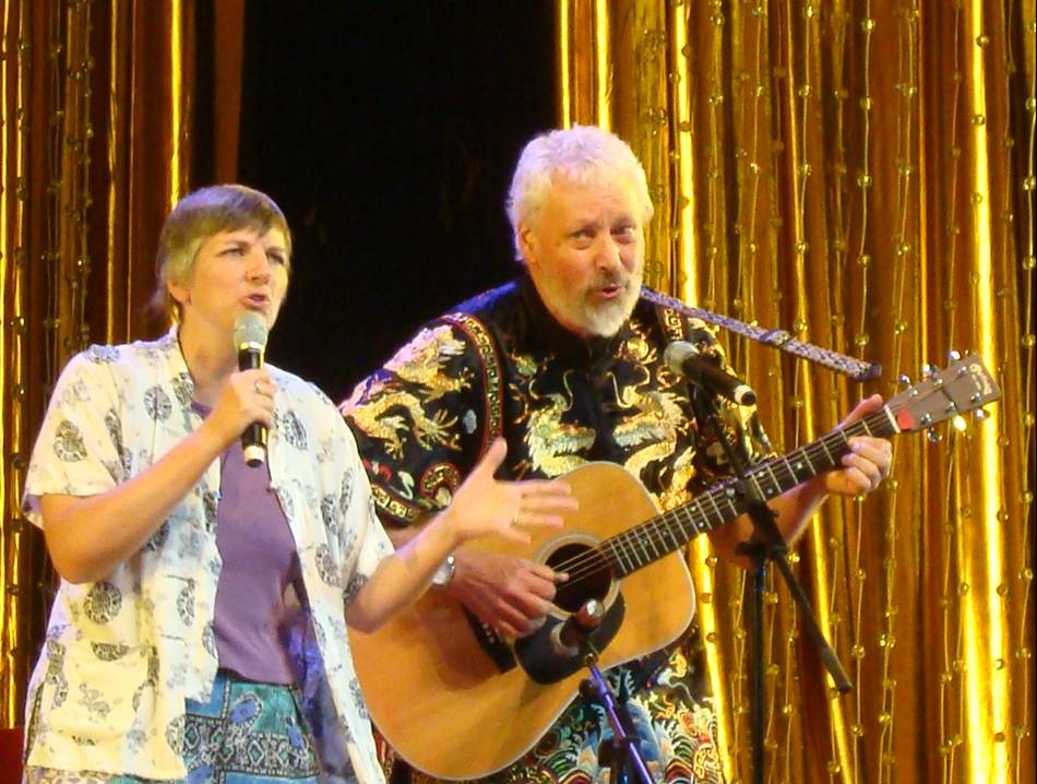 Ruth and David perform "Tong Nian" ("Childhood") at the new Municipal Hall, Wuxi, China